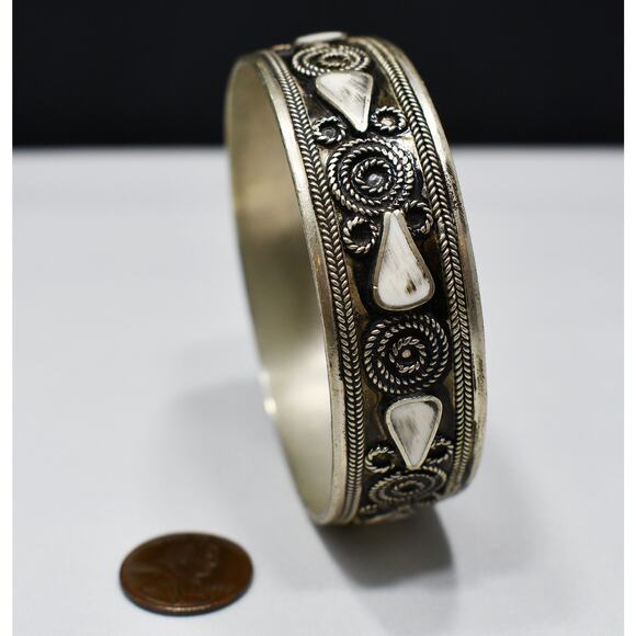Vintage Silver Tone Wide Bangle, White Enamel, 1970s - Picture 10 of 10